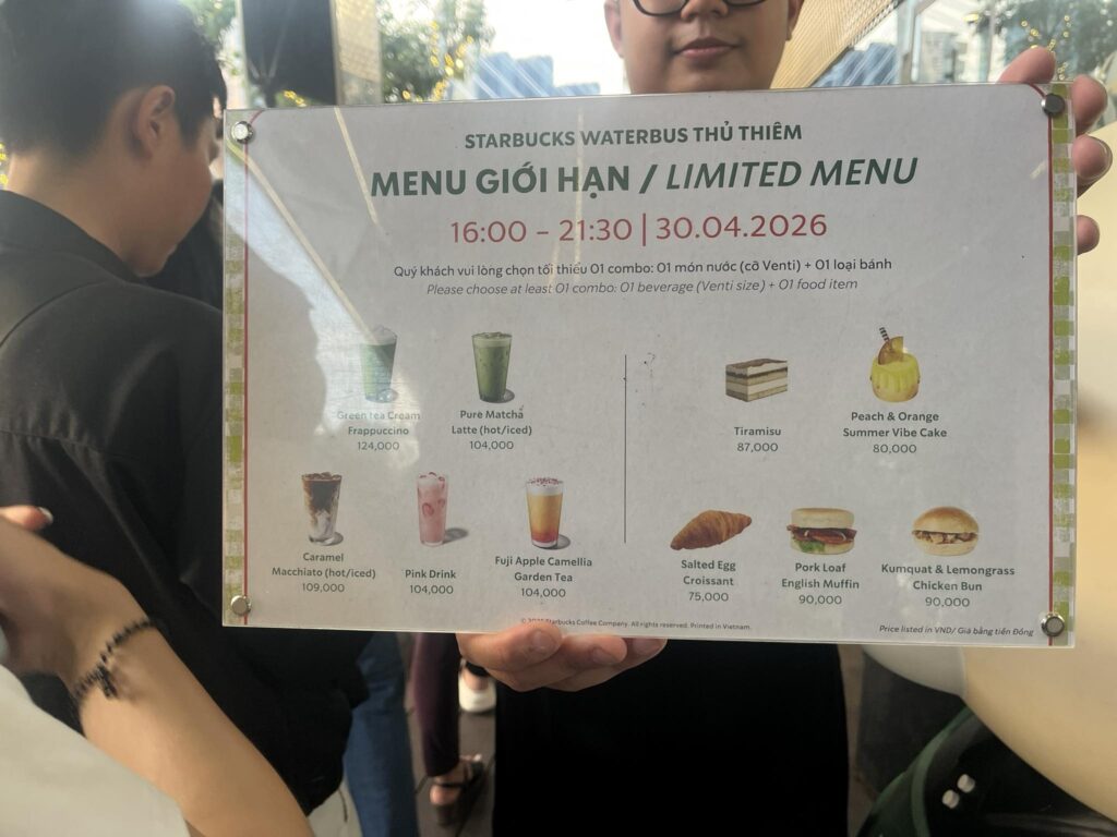 Starbucks Waterbus: Limited menu là quyết định vận hành